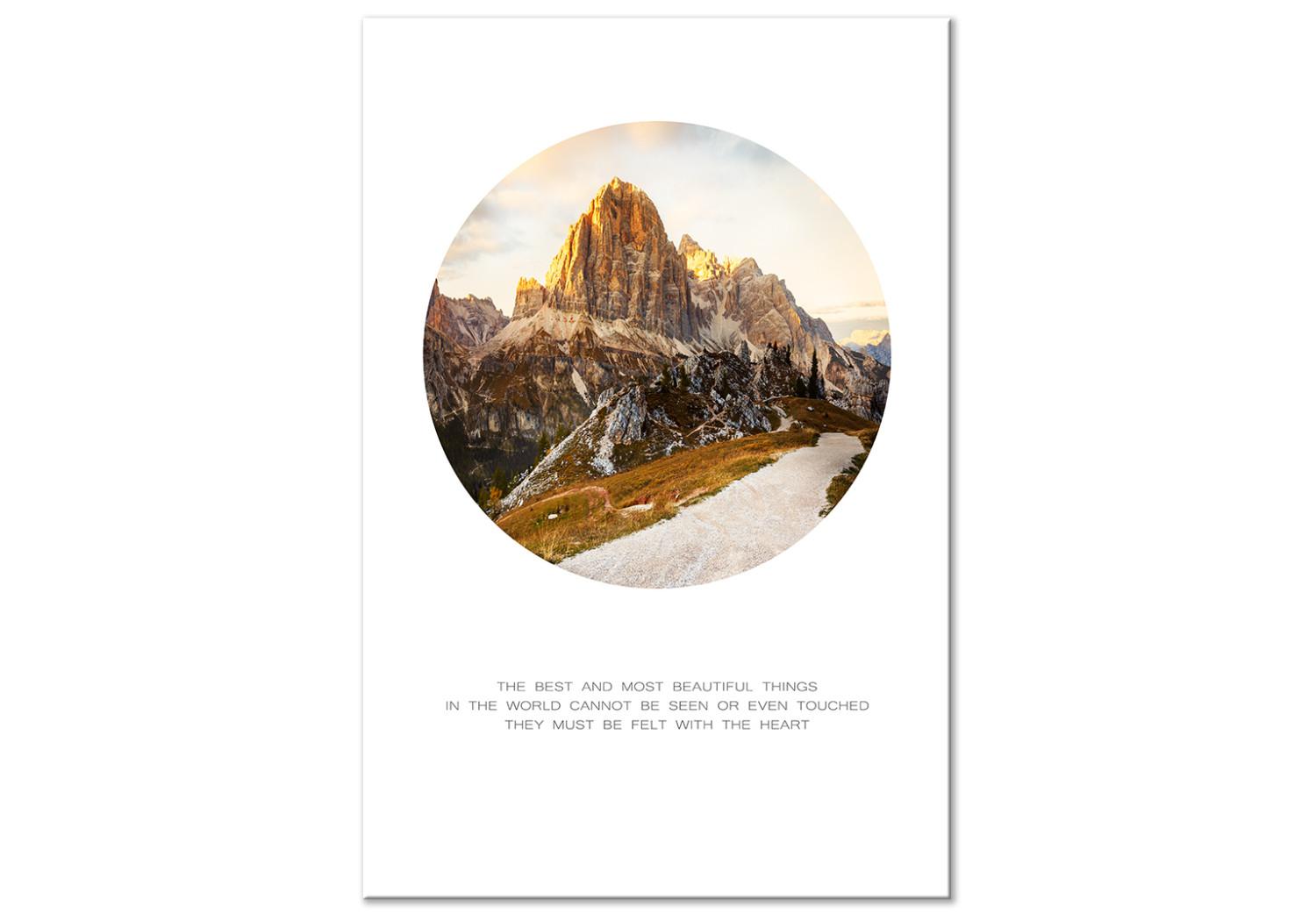 Cuadro moderno Alma de explorador - foto de picos alpinos con frase, fondo blanco