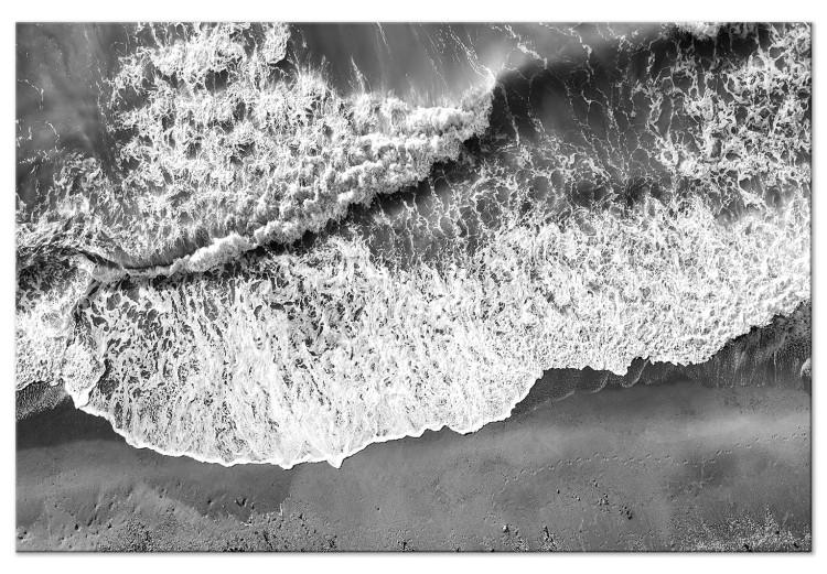 Orilla del océano - foto en blanco y negro de olas golpeando la playa