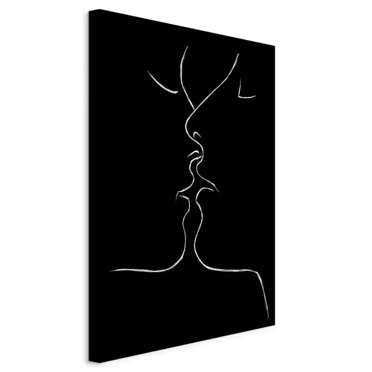 En línea de amor - beso de pareja en blanco y negro