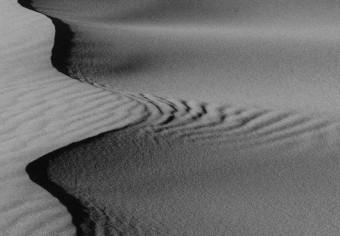 Cuadro decorativo Pista del desierto - gráfico tenue que representa un paisaje desértico