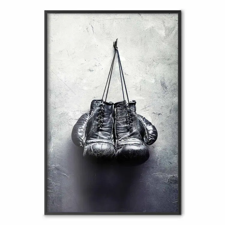 Guantes de boxeo: composición deportiva en blanco y negro estilo retro