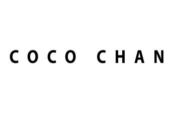 Póster Coco Chanel: sencilla en blanco y negro con subtítulos en inglés