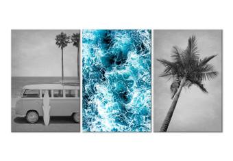Cuadro decorativo Recuerdos de vacaciones - palmeras y un automóvil en un clima tropical