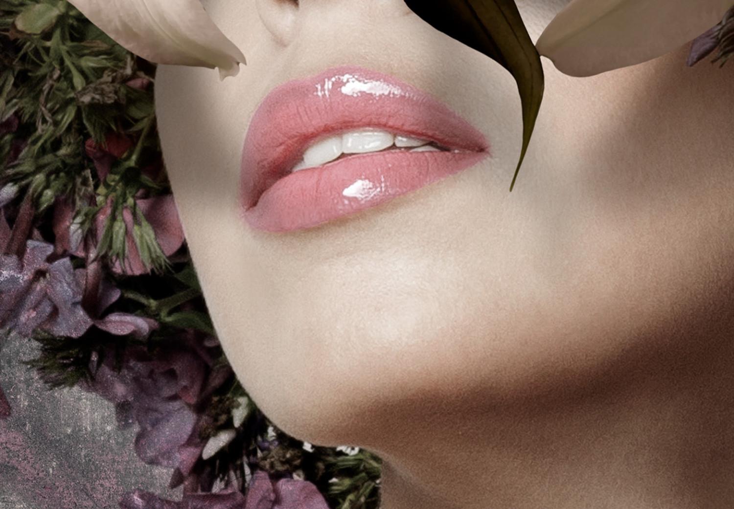 Poster Perfume de sueño - mujer con flores en motivo abstracto