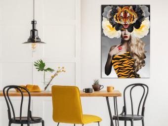 Cuadro moderno Mujer con flores y tigre - retrato abstracto sobre fondo gris