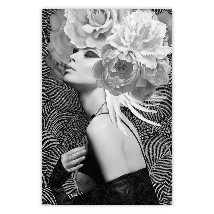 Princesa de plata - retrato de mujer con flores sobre fondo abstracto