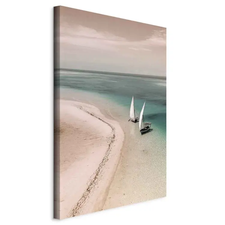Costa romántica vertical - paisaje marino con velas