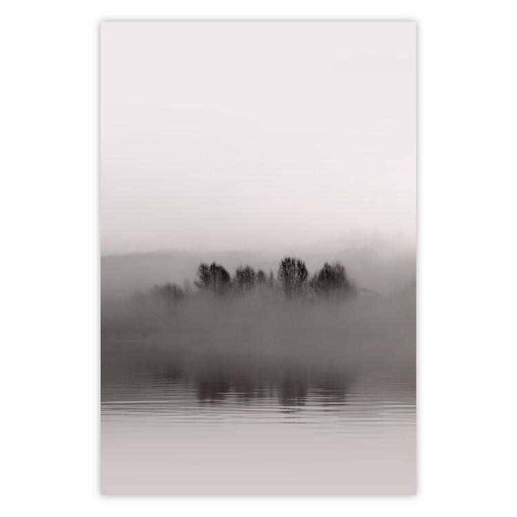 Isla de la niebla - lago con isla envuelta en niebla