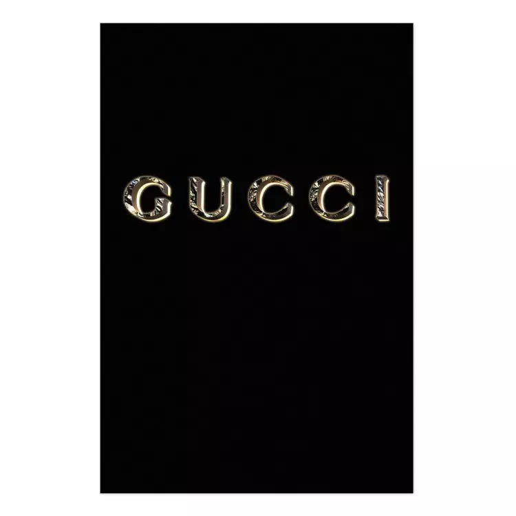 Cartel Gucci - letras doradas con lentejuelas en fondo negro