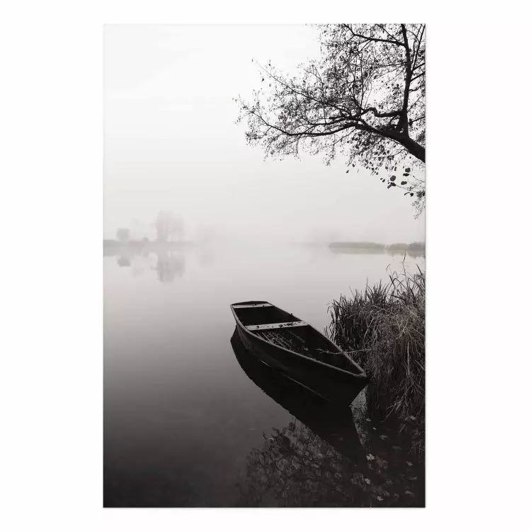 Poster Puerto bajo árbol - paisaje neblinoso lago bote