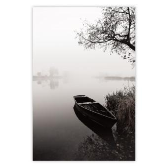 Poster Puerto bajo árbol - paisaje neblinoso lago bote