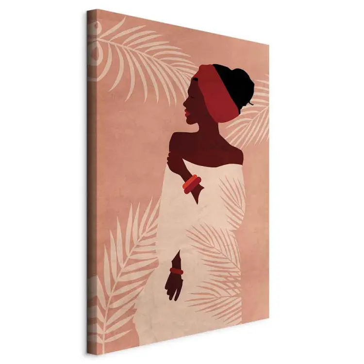 Relajándose entre palmeras vertical - mujer sobre fondo rosa