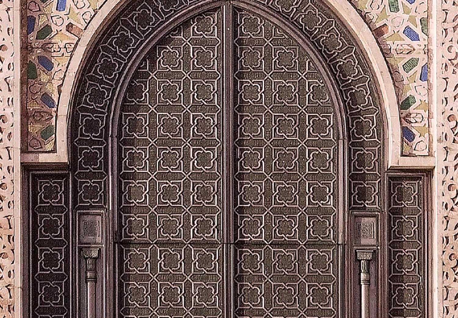Cartel Puerta decorada - arquitectura de puerta con ornamentos en Marruecos