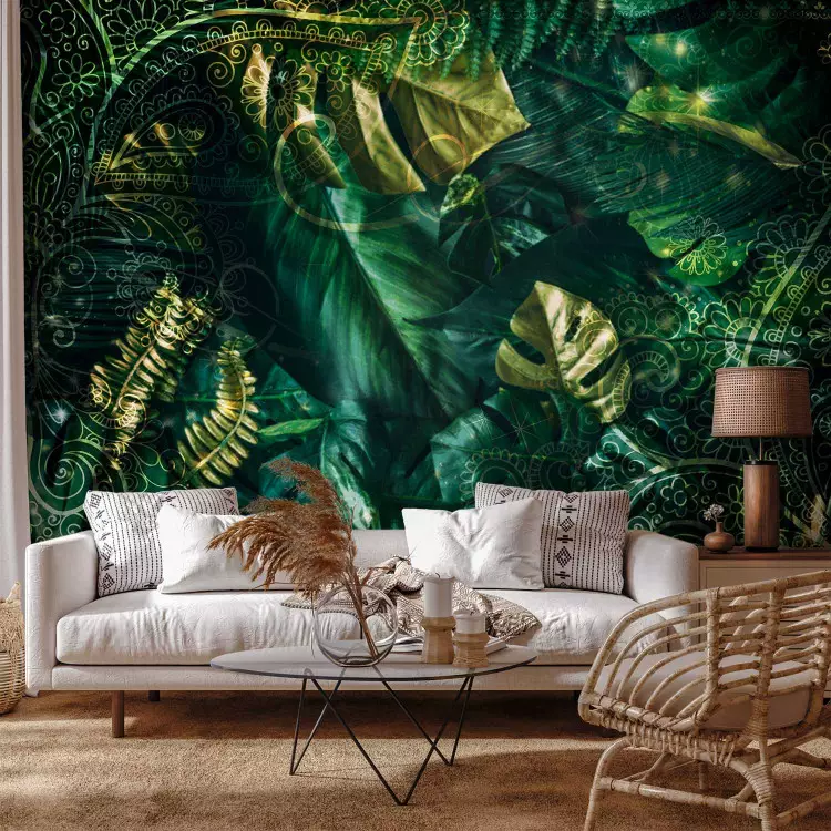 Fotomural Jungla esmeralda - paisaje con hojas y diseños dorados