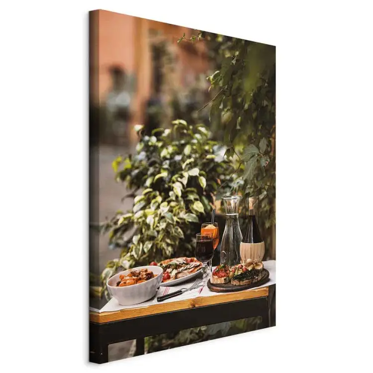 Comida italiana - foto con bodegón y plantas de fondo