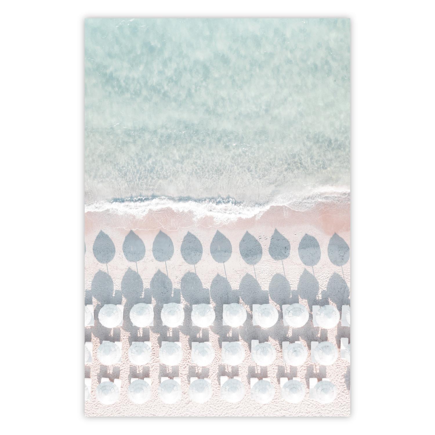 Poster Playa en Cerdeña - vista aérea de un mar azul y sombrillas
