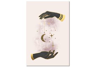 Cuadro decorativo Estrellas y luna en manos - elementos dorados y negros en fondo beige