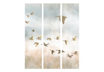 Biombo Ocas doradas (3 piezas) - aves en fondo de cielo y paisaje campestre