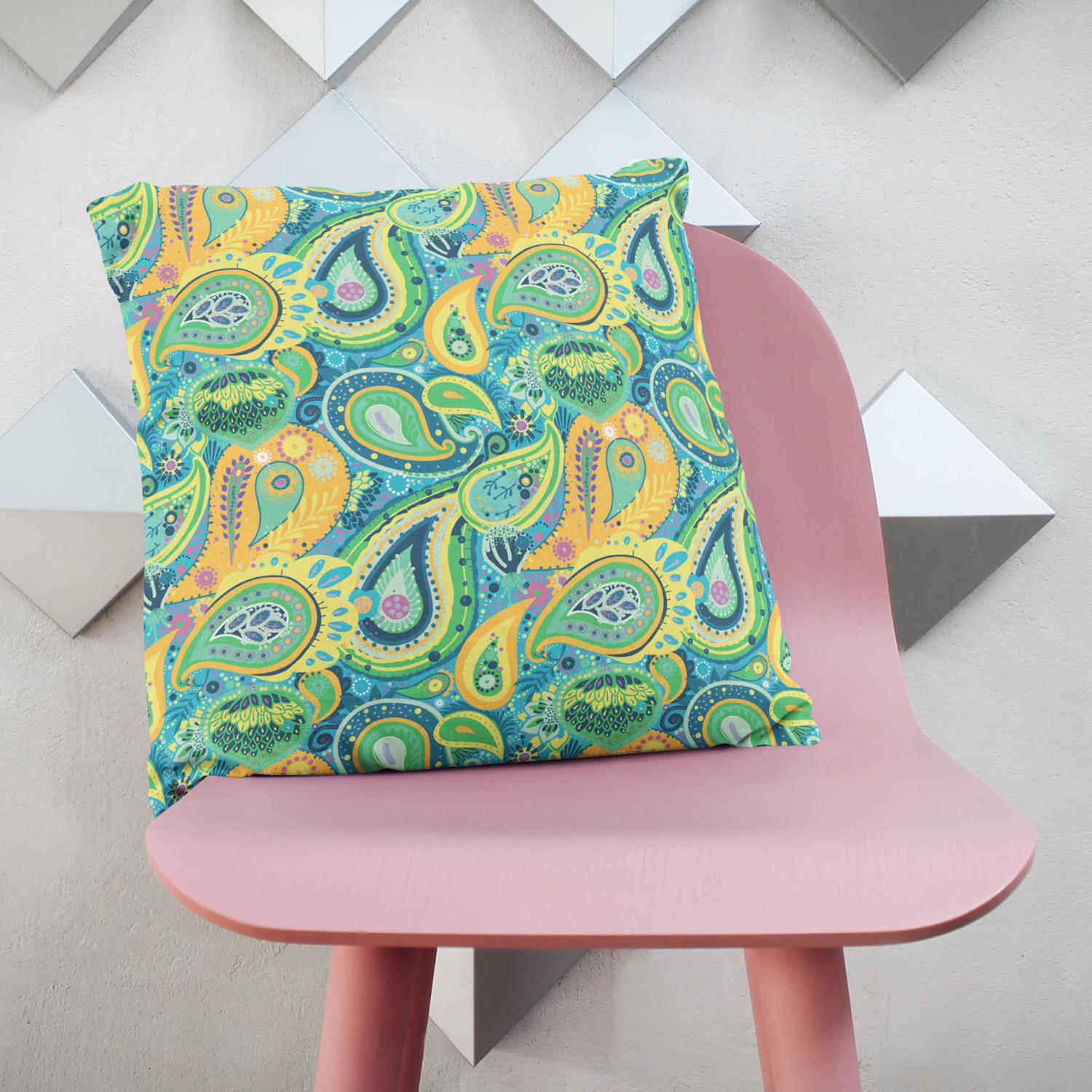 Cojín de microfibra Green and orange teardrops - composition with abstract motif cushions