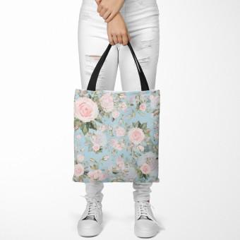 Bolsa de mujer Elusive painting - roses in cottagecore style on blue background