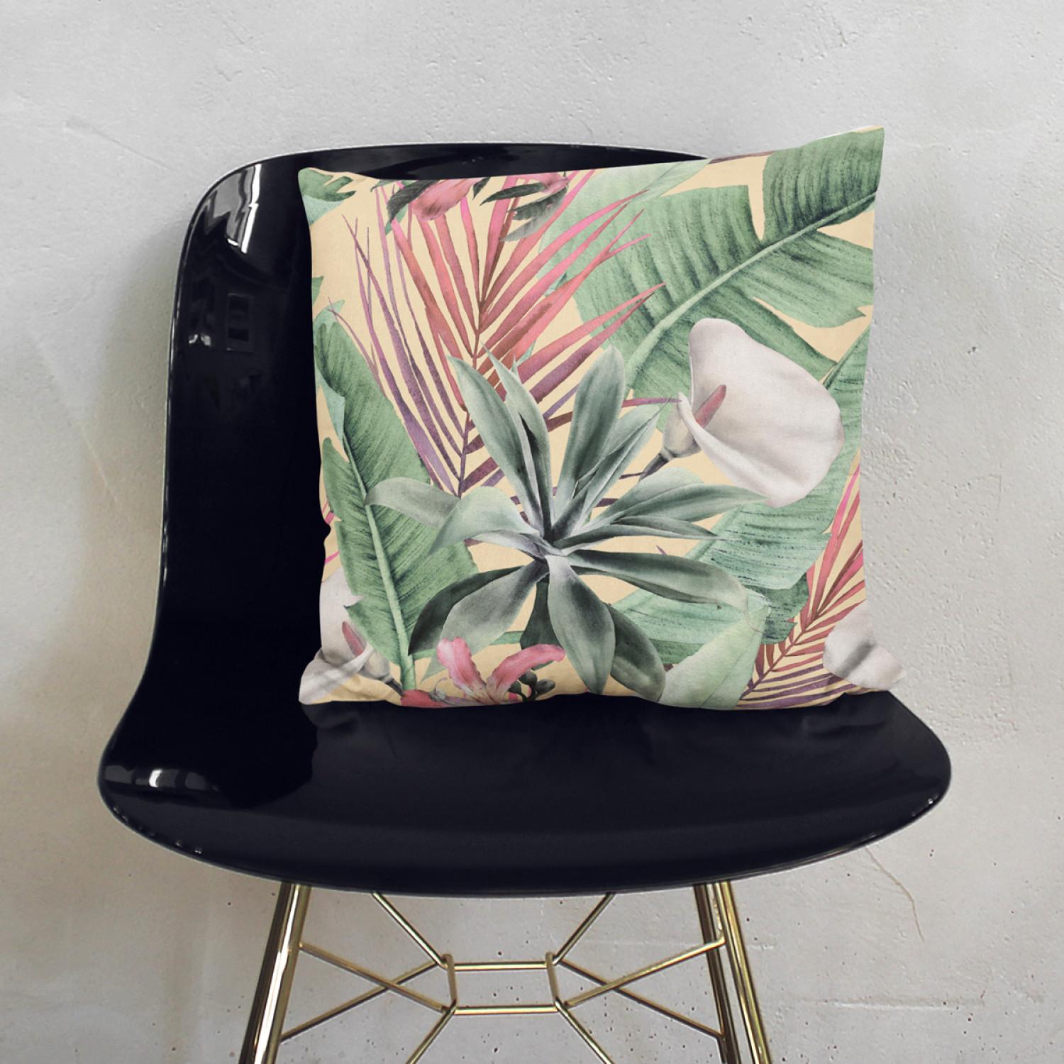 Cojín de microfibra Rainforest flora - a floral pattern with white flowers and leaves cushions