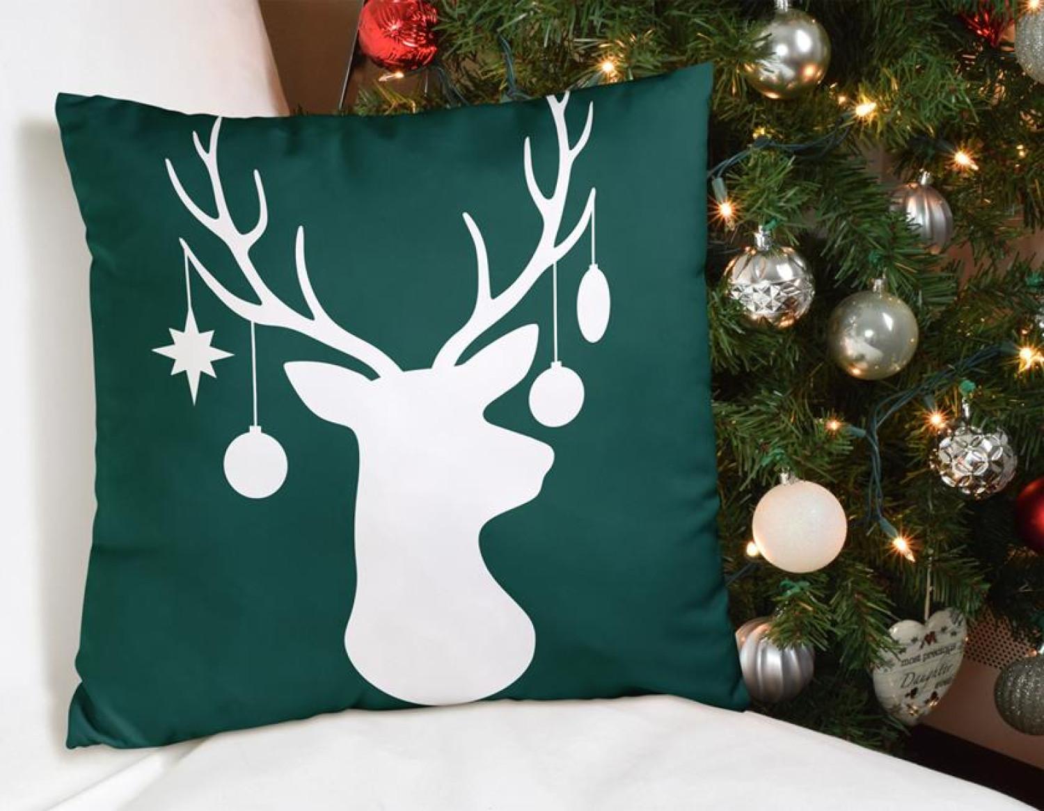 Cojín de microfibra Christmas antlers - reindeer with baubles on a bottle green background microfiber 