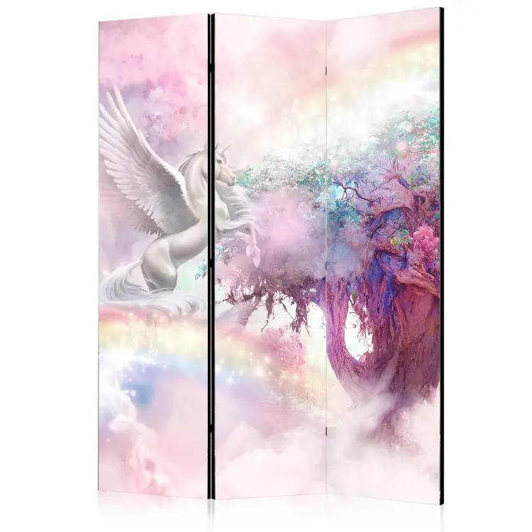 Unicornio y árbol mágico - tierra rosa y arco iris en las nubes