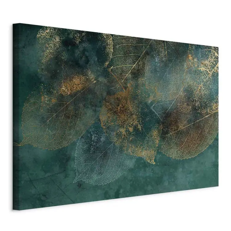 Reflejo de hojas - plantas de colores otoñales sobre fondo verde