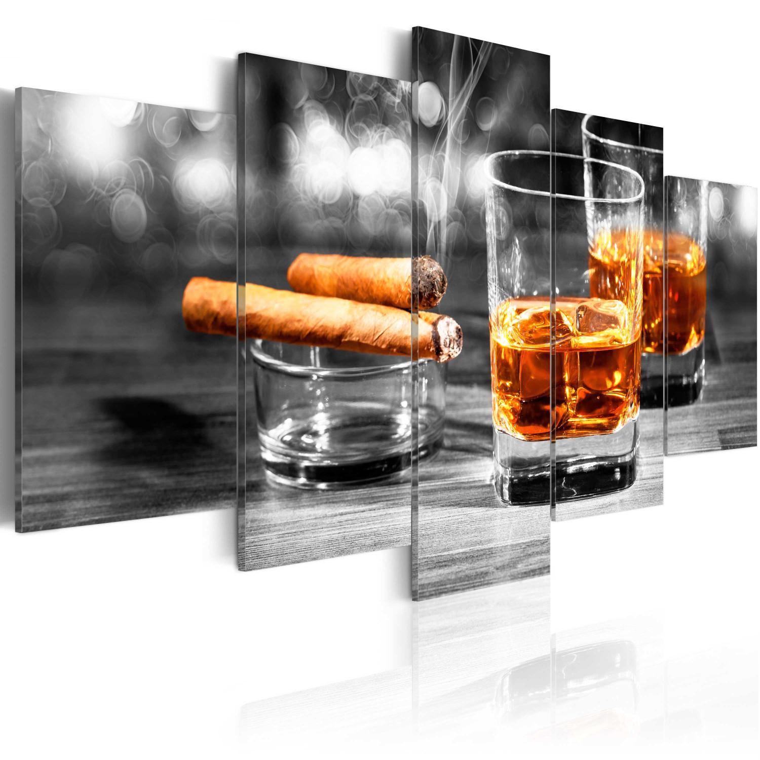 Cuadro Cigars and whiskey
