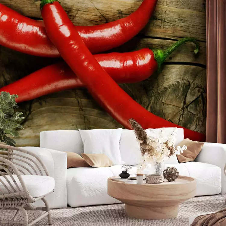 Fotomural decorativo Especias picantes - chiles con cola en tabla de madera