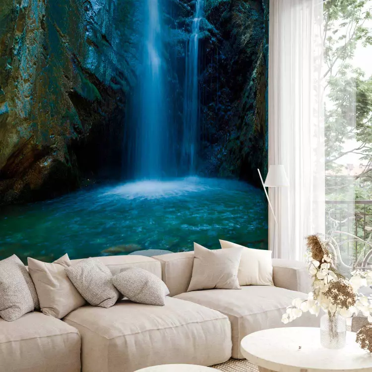 Fotomural decorativo Tranquilidad - paisaje de cueva oculta con cascada