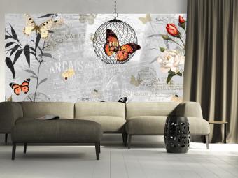 Fotomural Postal natural - mariposas en fondo gris y blanco con textos y flores