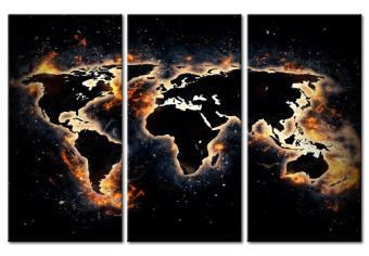 Cuadro Llamas del mundo (3-pieza) - mapa ardiente sobre fondo negro