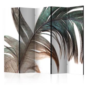 Biombo decorativo Hermosa pluma II - pluma colorida fondo blanco estilo romántico