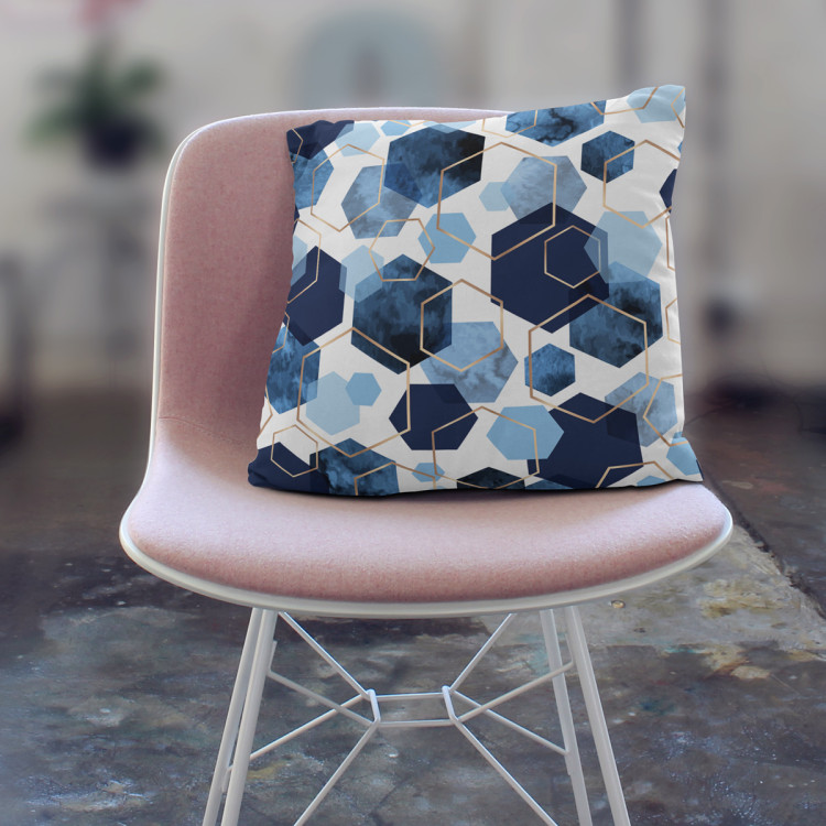 Cojín de microfibra Elegant hexagons - geometric motifs shown on a white background cushions 146921 additionalImage 4
