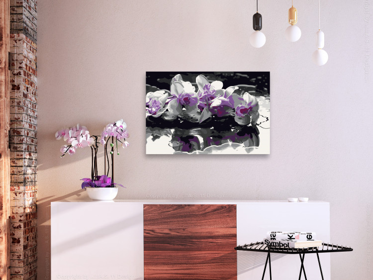 Cuadro numerado para pintar Orquídea morada (fondo negro y reflejo en el agua) 107508 additionalImage 2